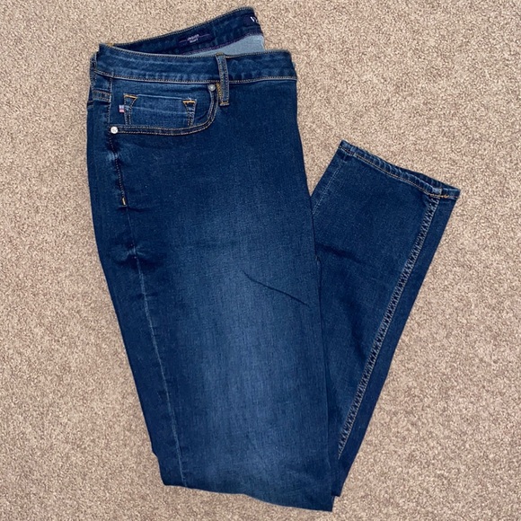 Women’s Jeans - Picture 3 of 12